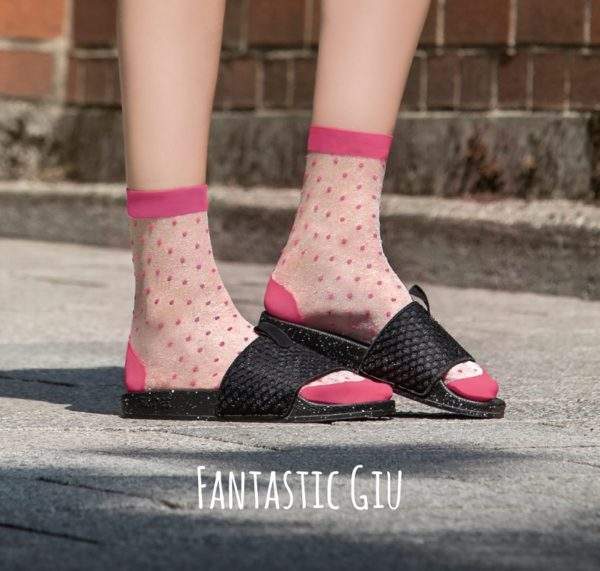 Fanatstic Giu pink: transparente Socken mit pinken Pünktchen - 2H2H - Image